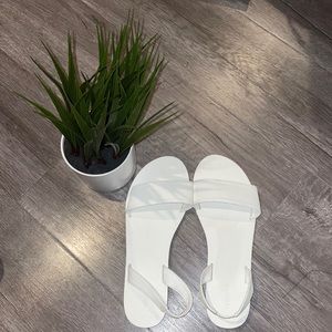 Brand: Forever 21 Size: 8 Color: White